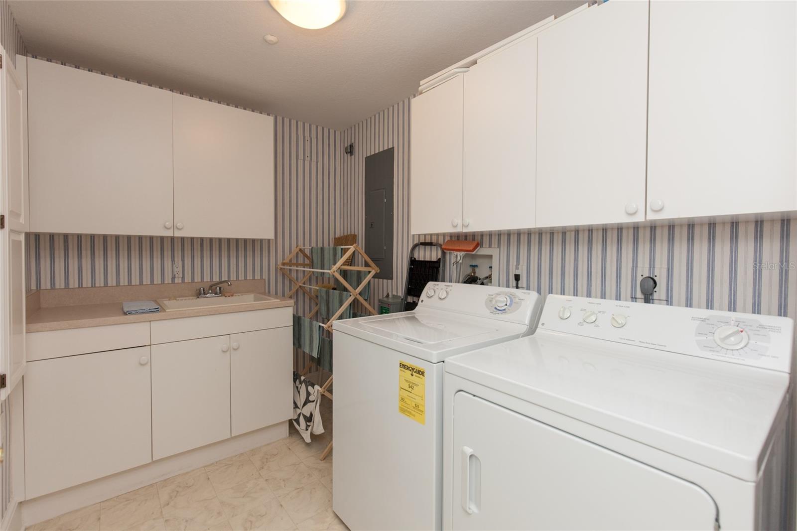 15 AVENUE DE LA MER #2406