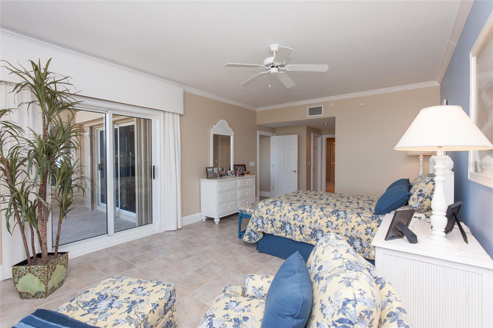 15 AVENUE DE LA MER #2406