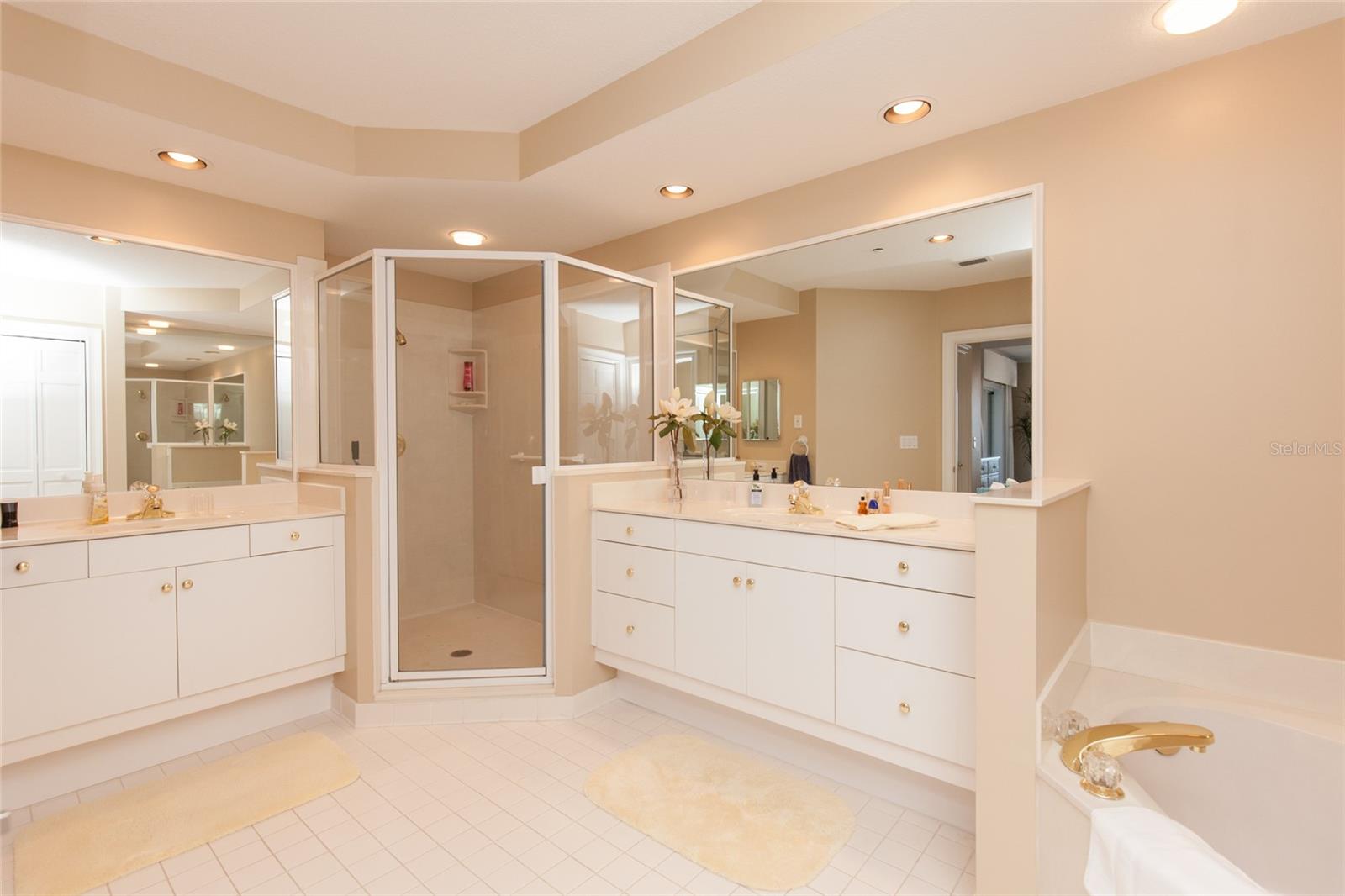 15 AVENUE DE LA MER #2406