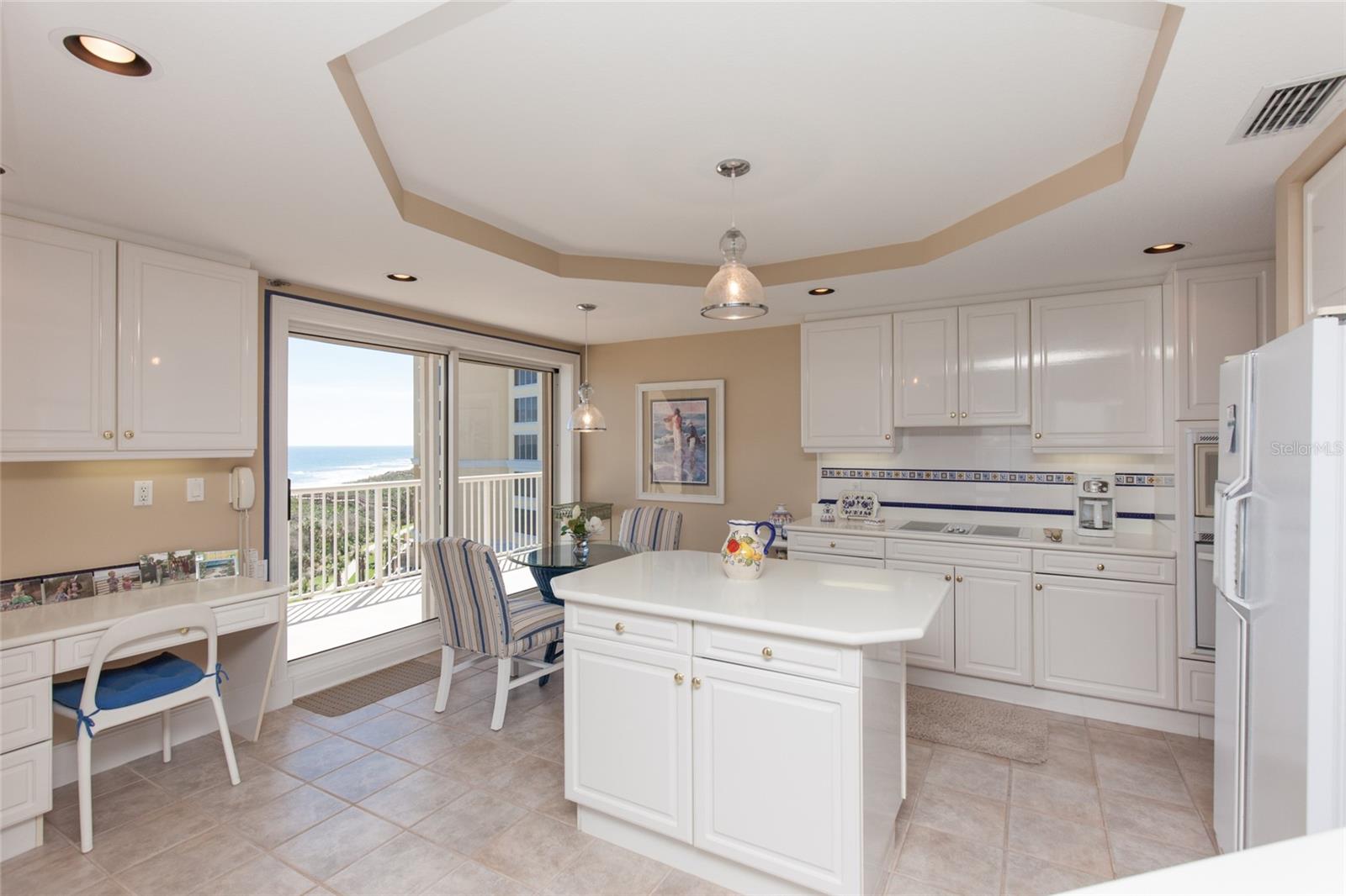 15 AVENUE DE LA MER #2406