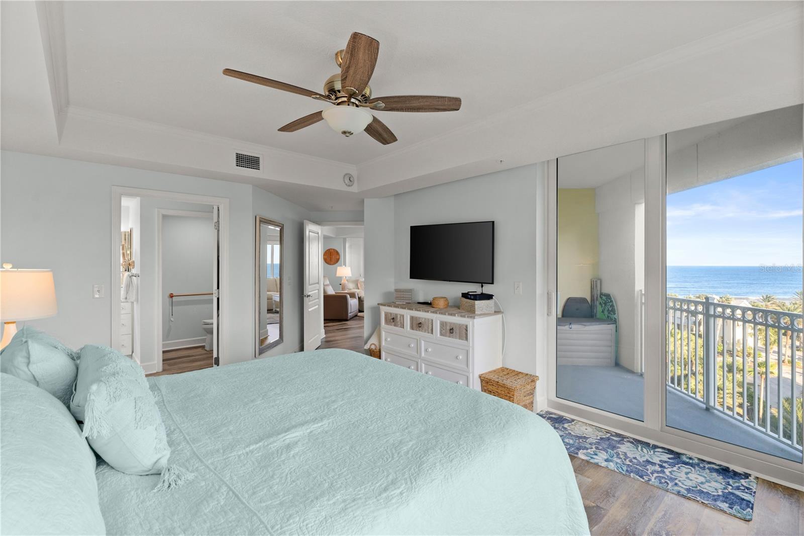 200 OCEAN CREST DR #614