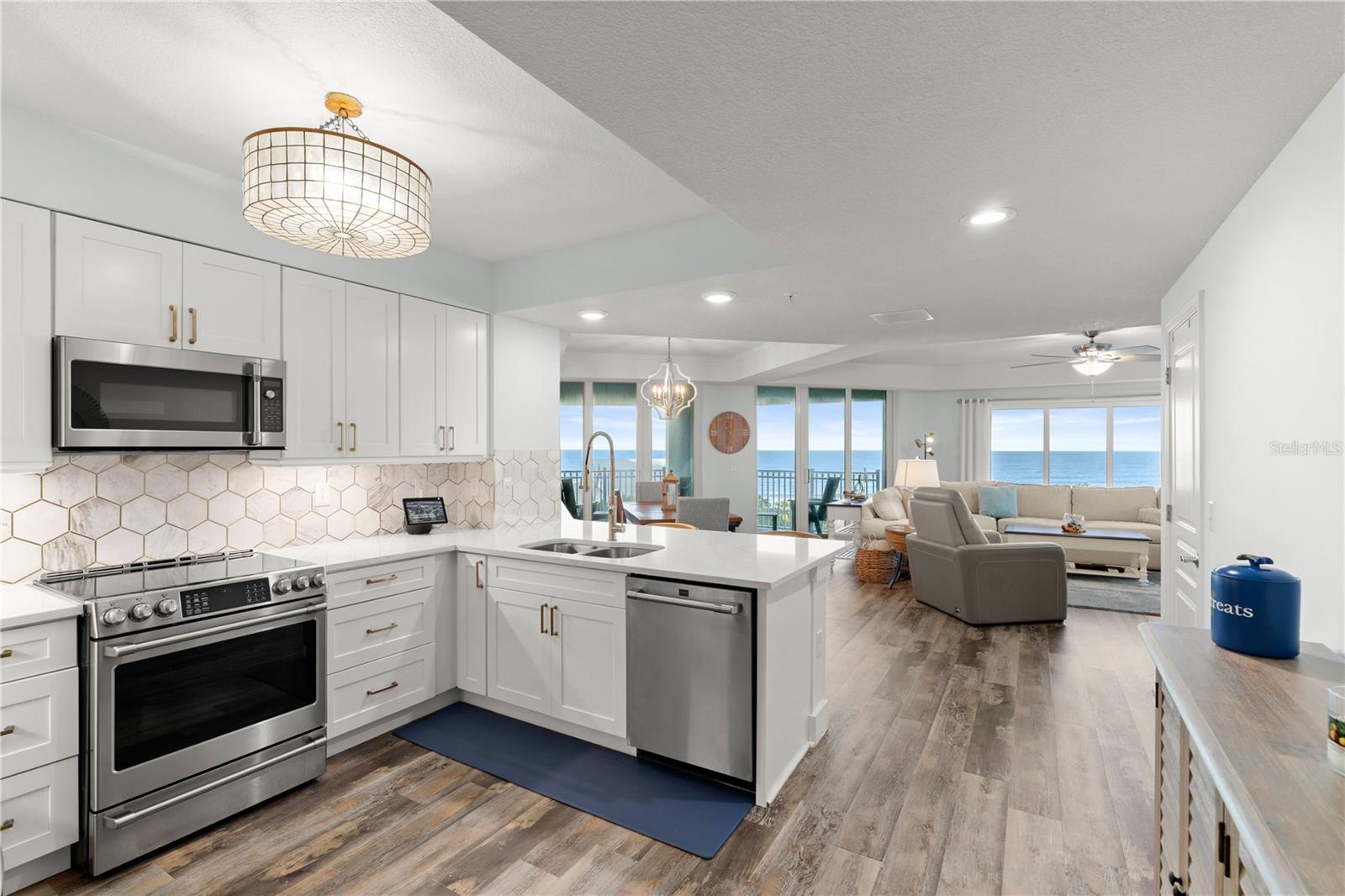 200 OCEAN CREST DR #614