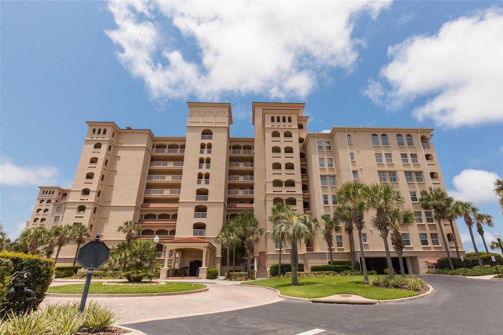 15 AVENUE DE LA MER #2702