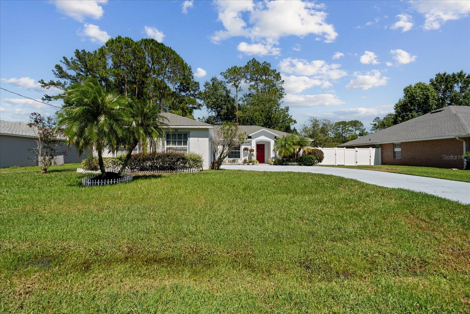 32 WOODSIDE DR