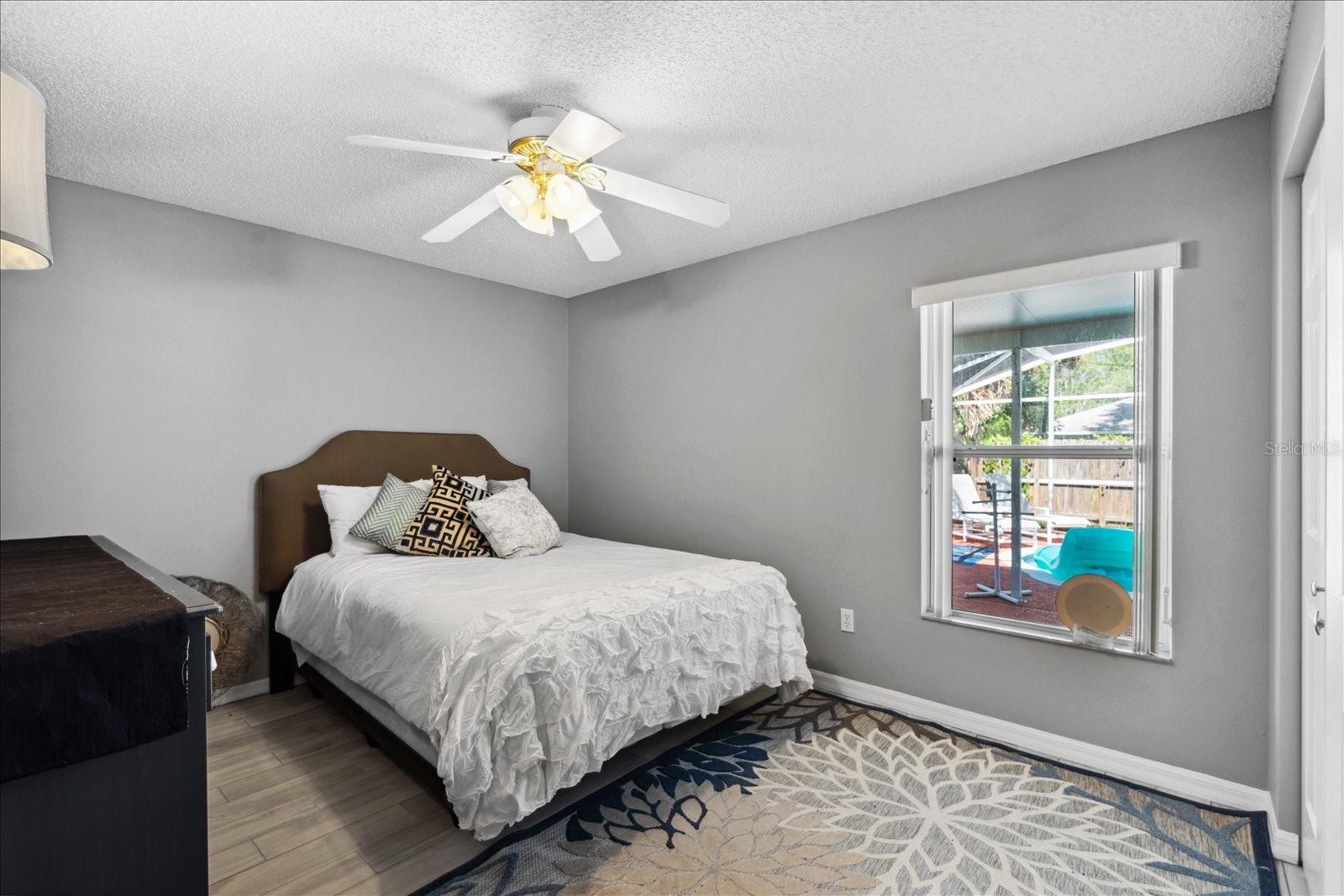 32 WOODSIDE DR