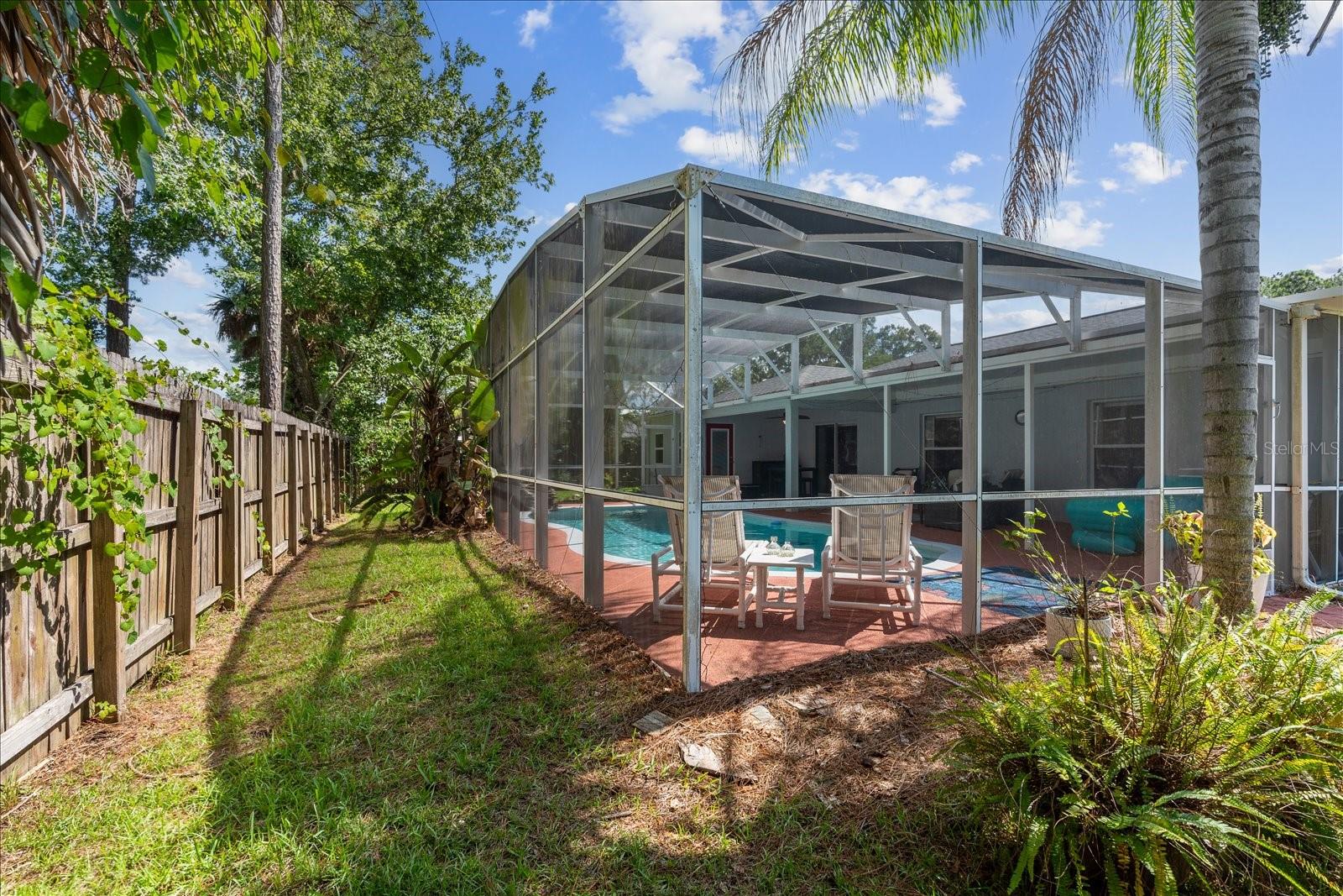 32 WOODSIDE DR