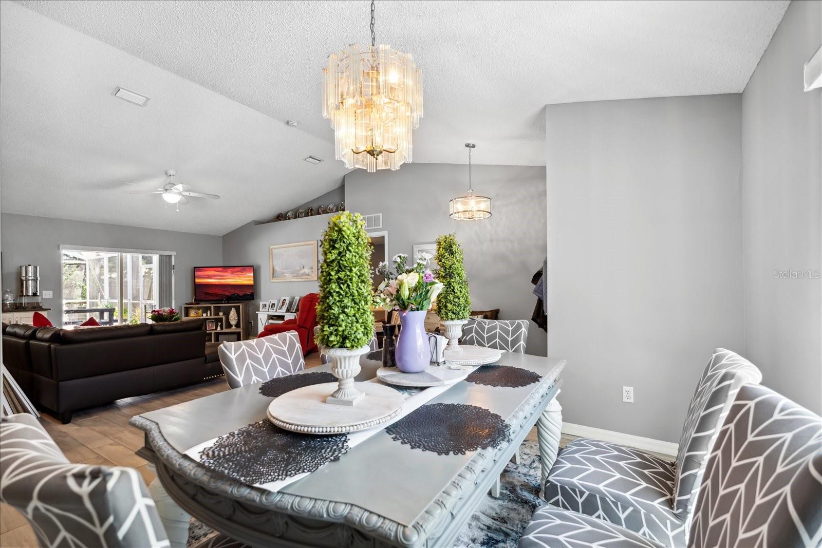 32 WOODSIDE DR