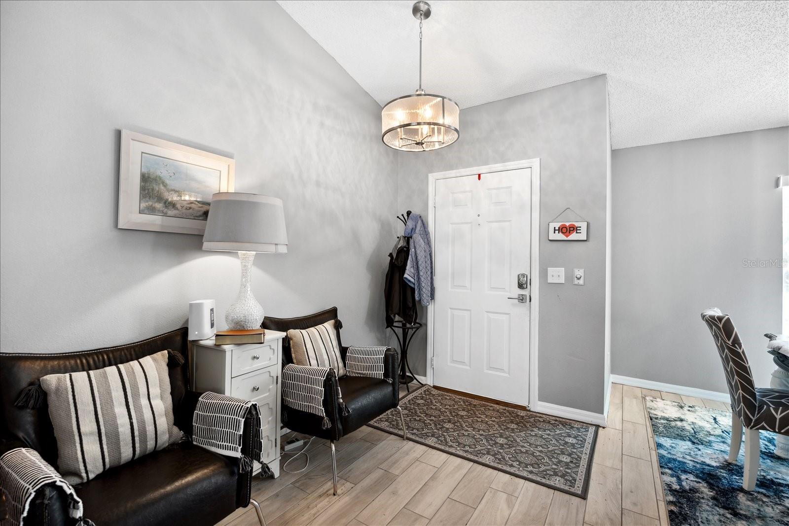 32 WOODSIDE DR