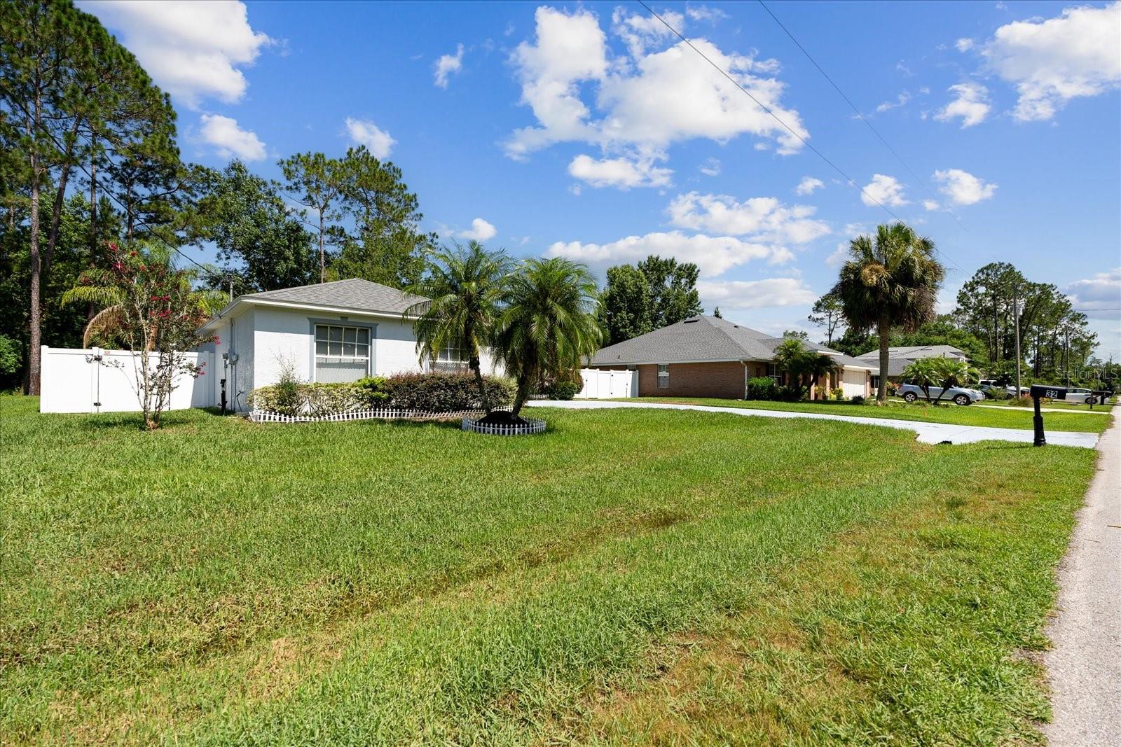 32 WOODSIDE DR