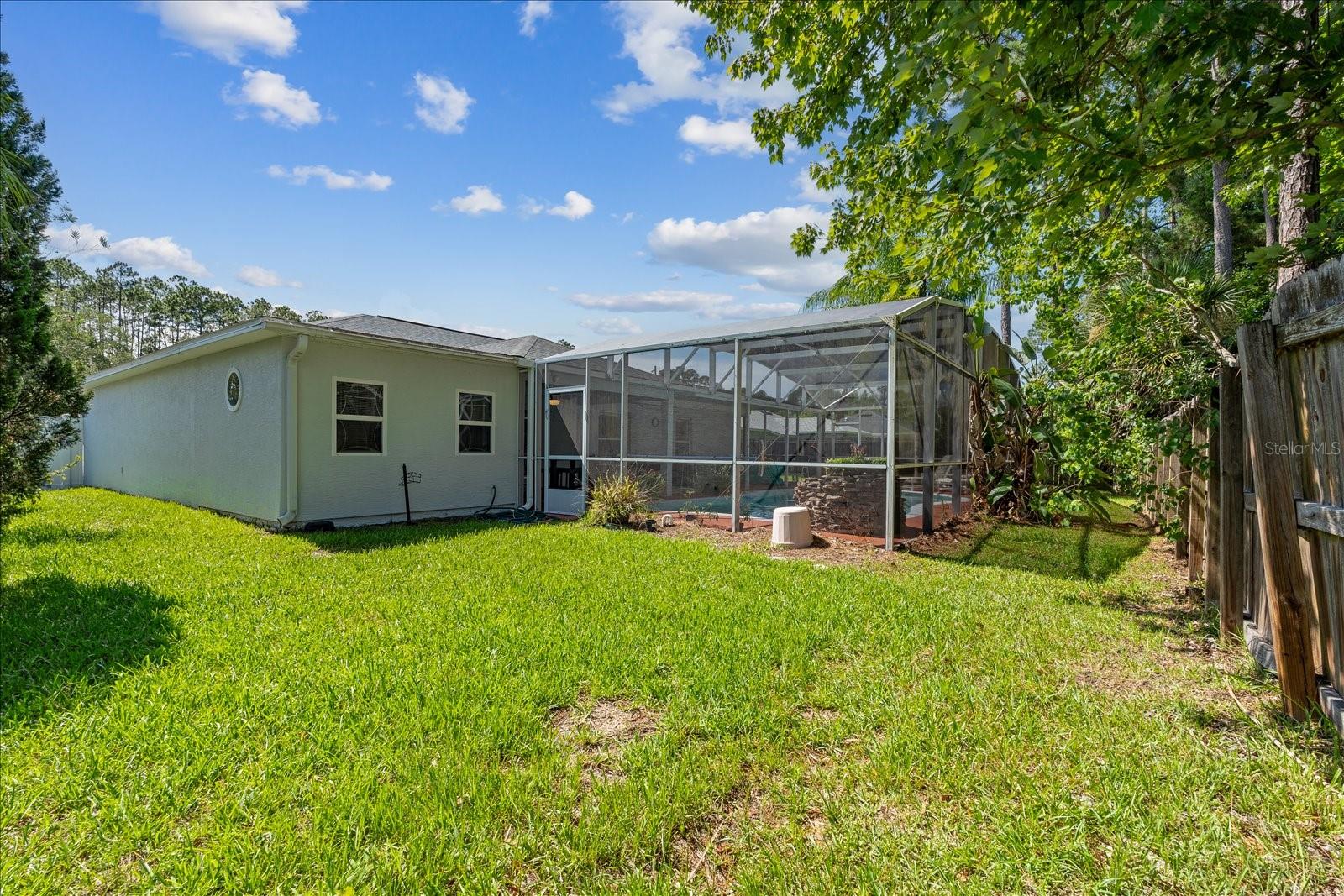 32 WOODSIDE DR