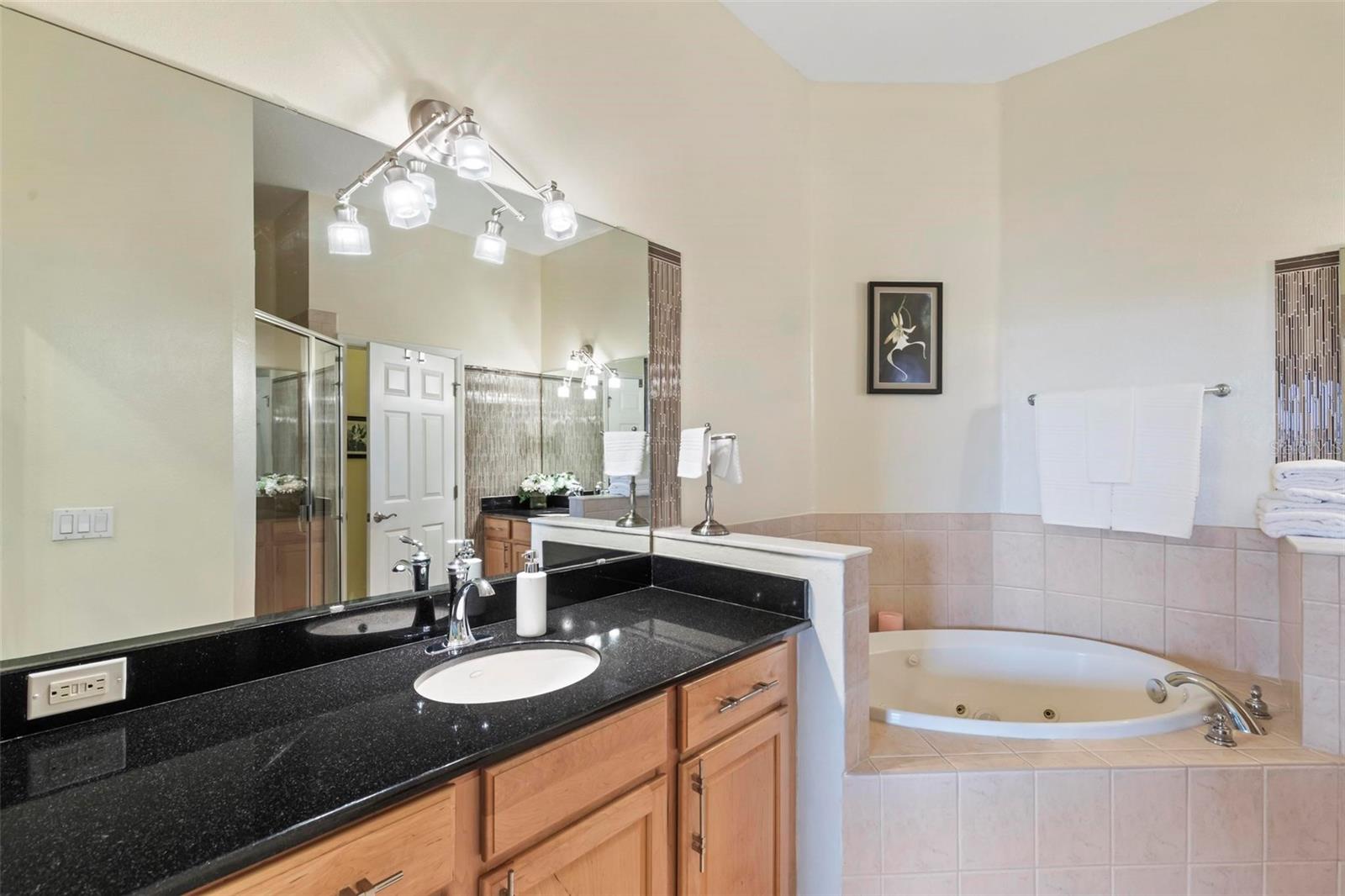 200 RIVERFRONT DR #D302