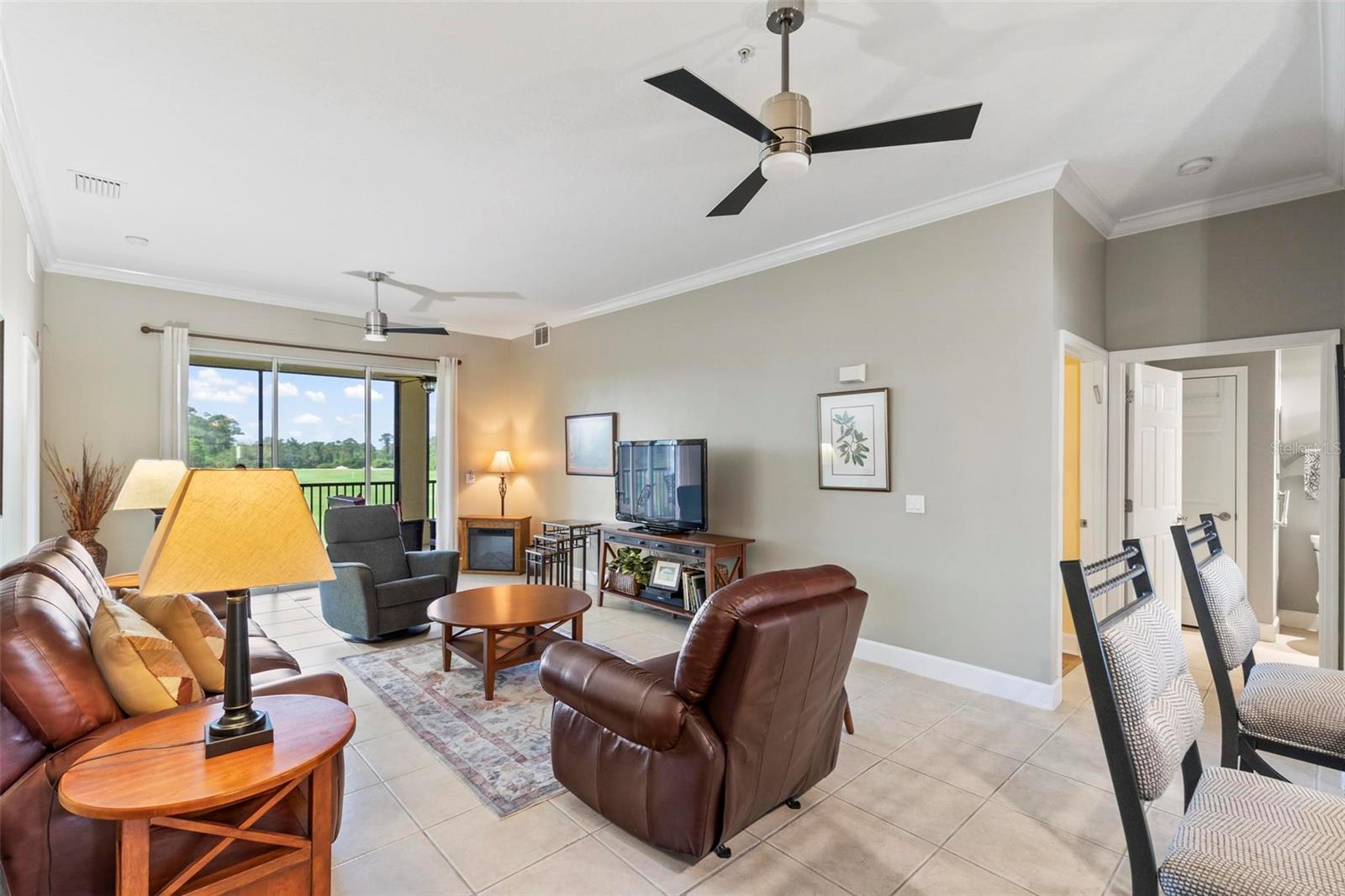 200 RIVERFRONT DR #D302