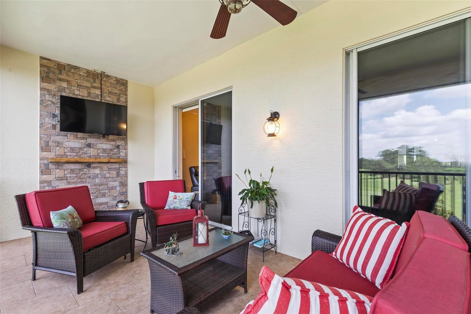 200 RIVERFRONT DR #D302