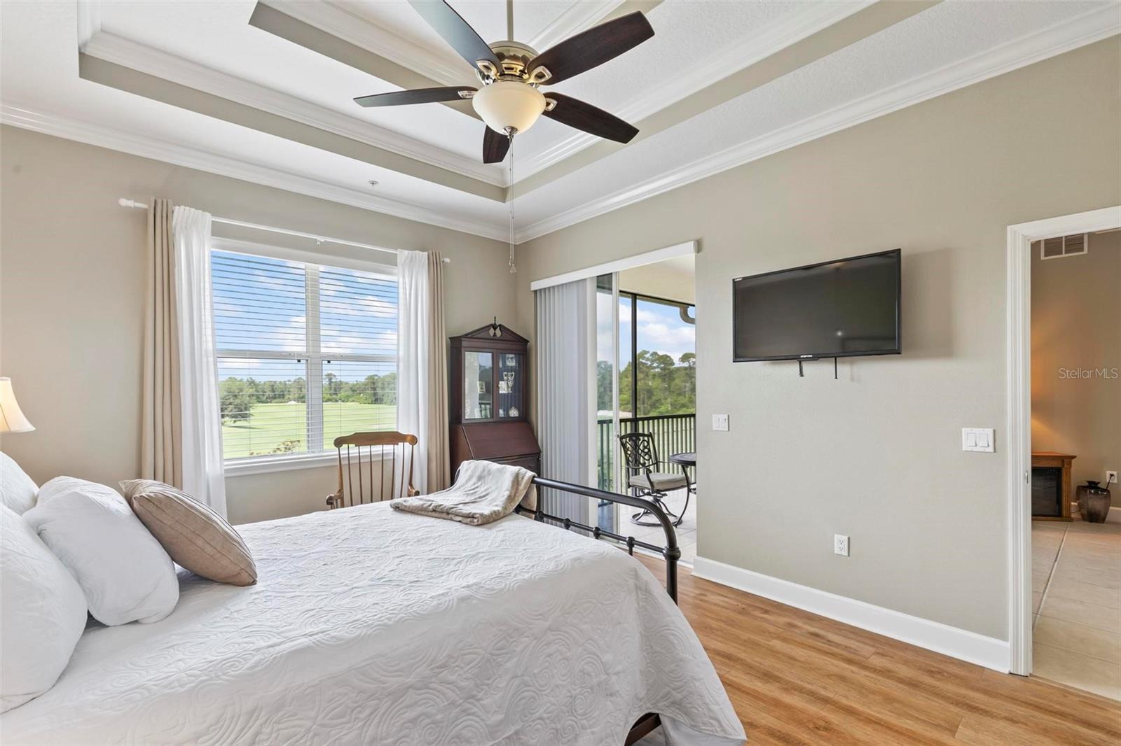 200 RIVERFRONT DR #D302