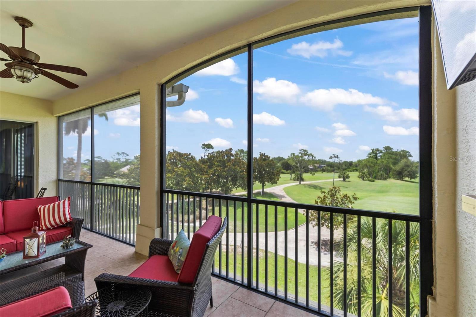 200 RIVERFRONT DR #D302