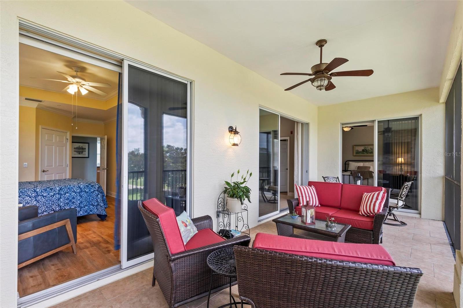 200 RIVERFRONT DR #D302