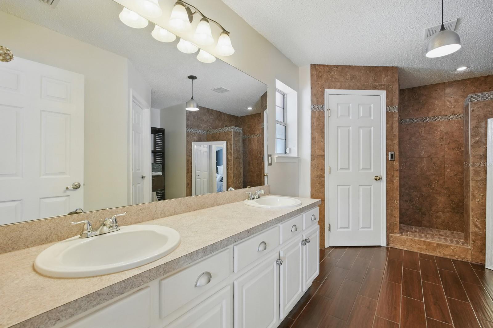 17 SEDGEFIELD PATH S