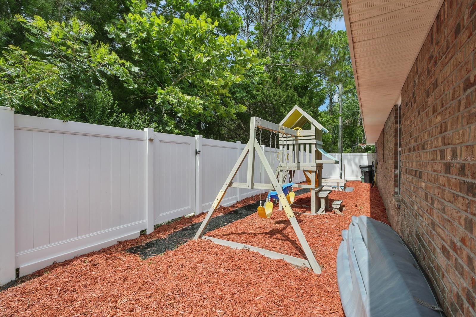 17 SEDGEFIELD PATH S