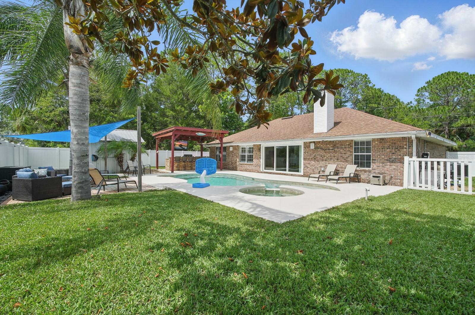 17 SEDGEFIELD PATH S