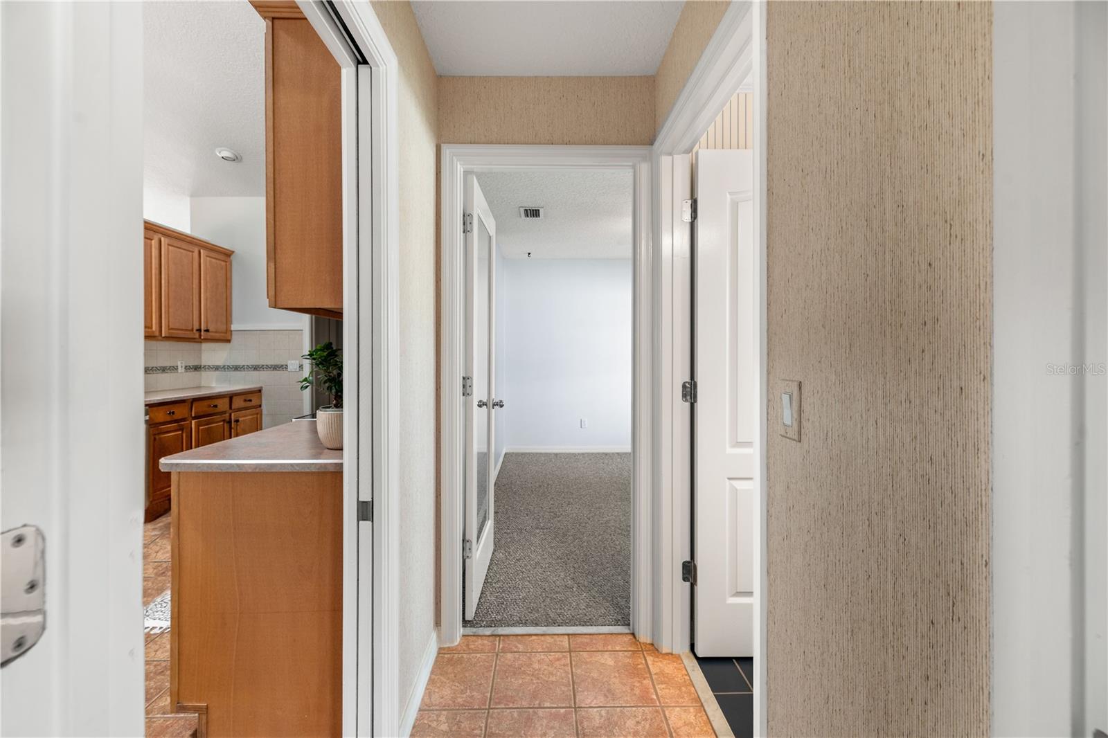 23 FOXHALL LN