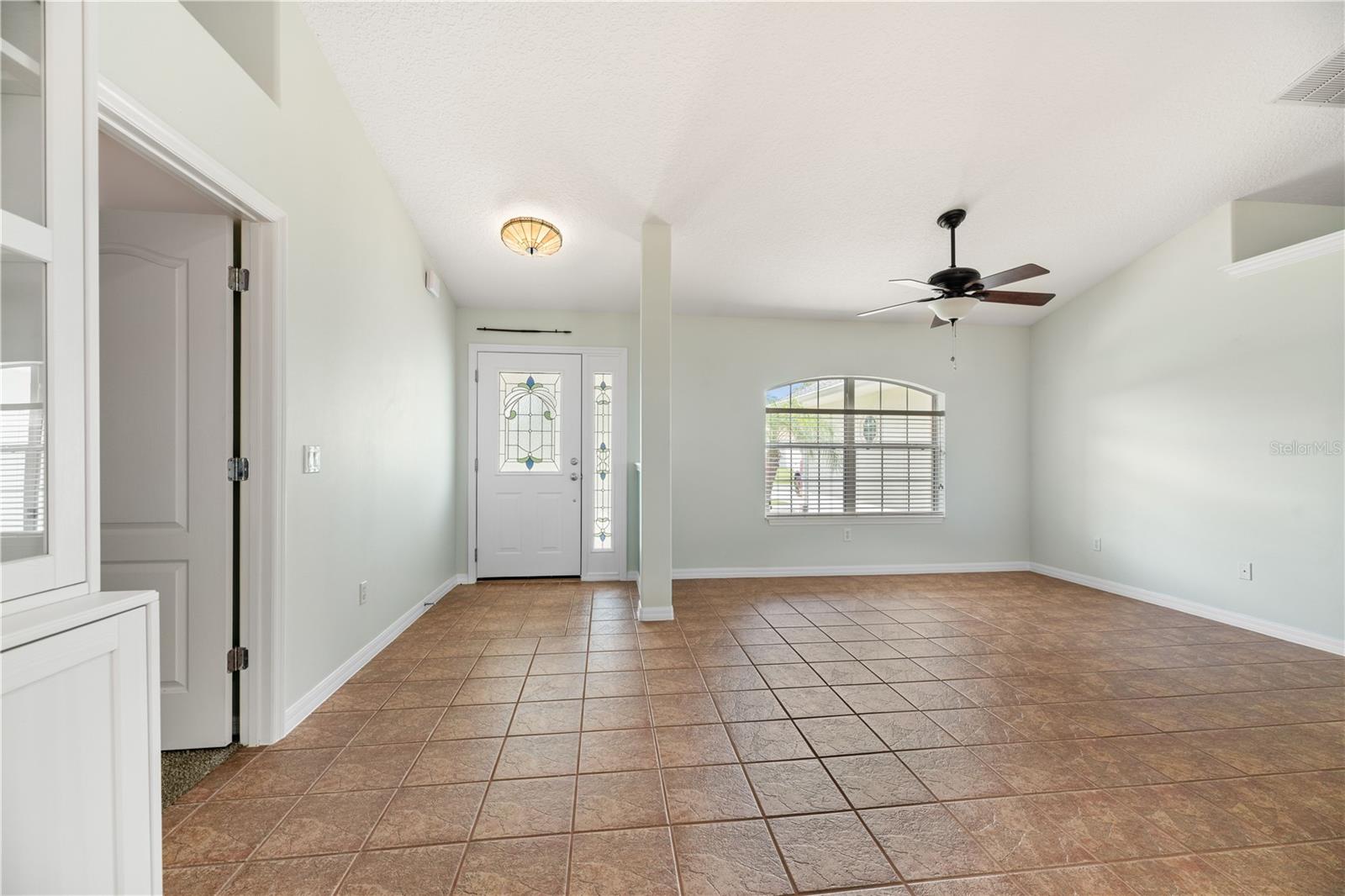23 FOXHALL LN