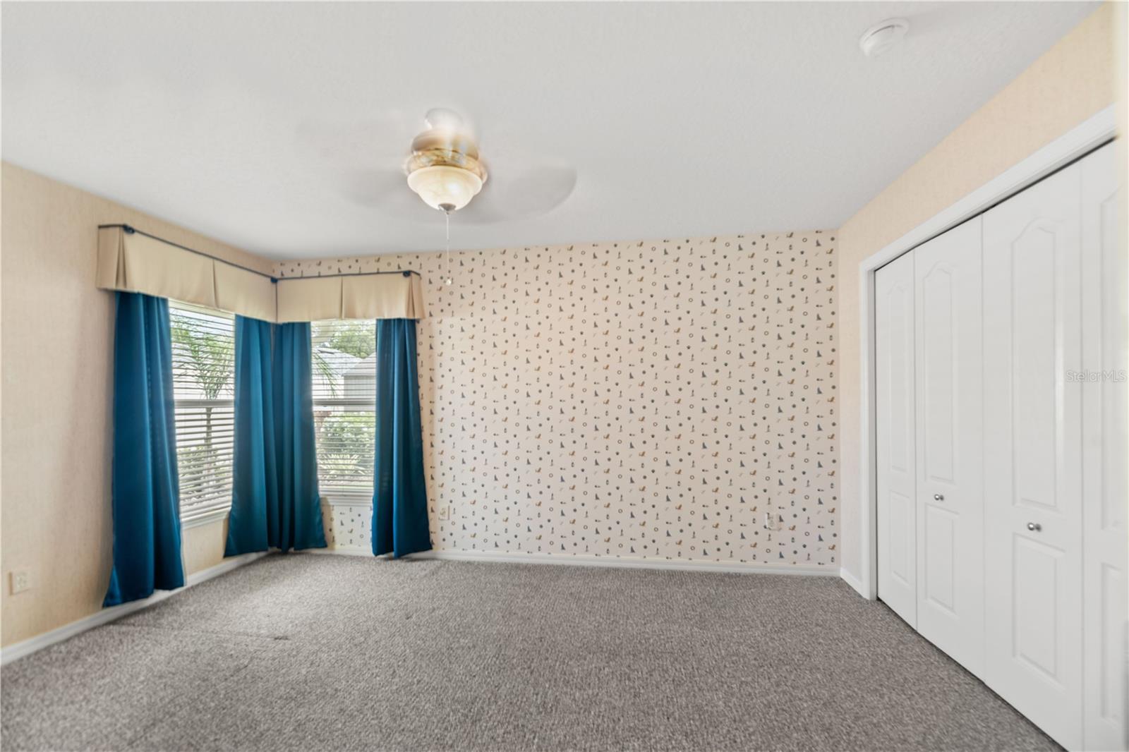 23 FOXHALL LN