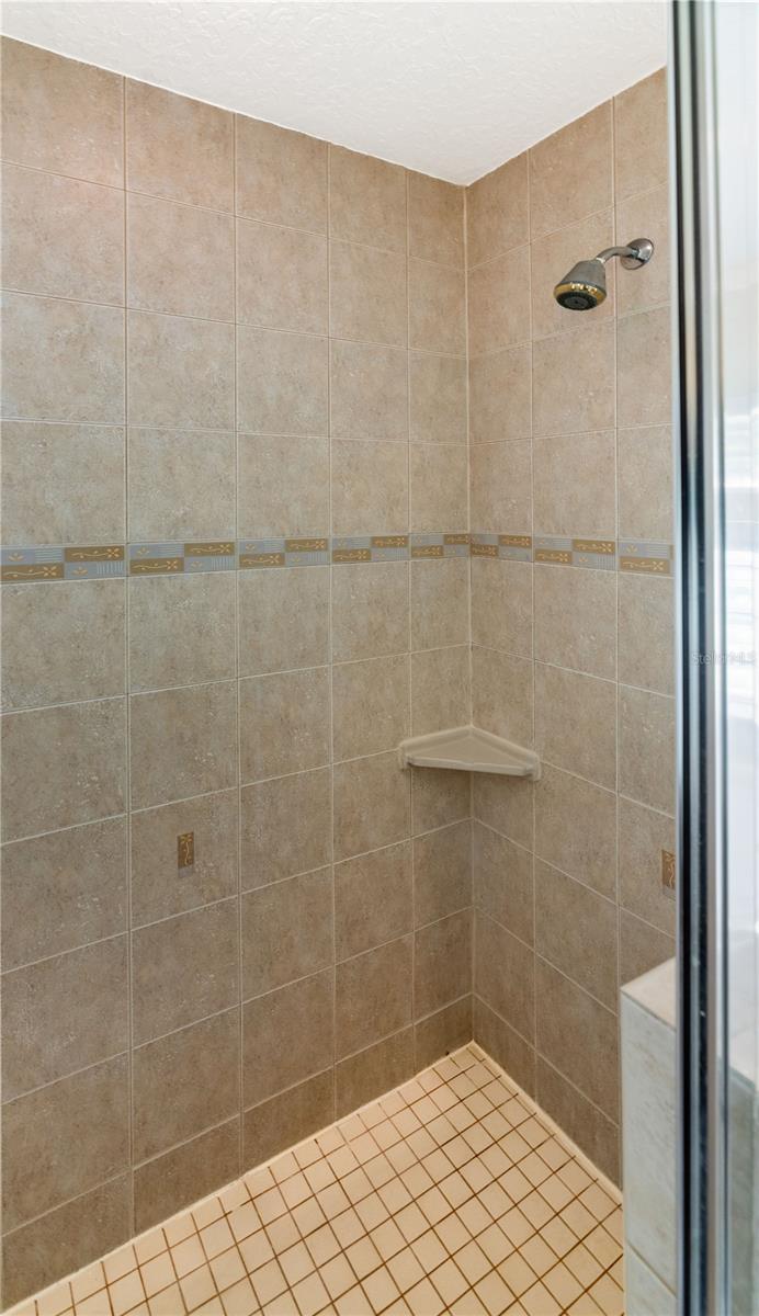 23 FOXHALL LN