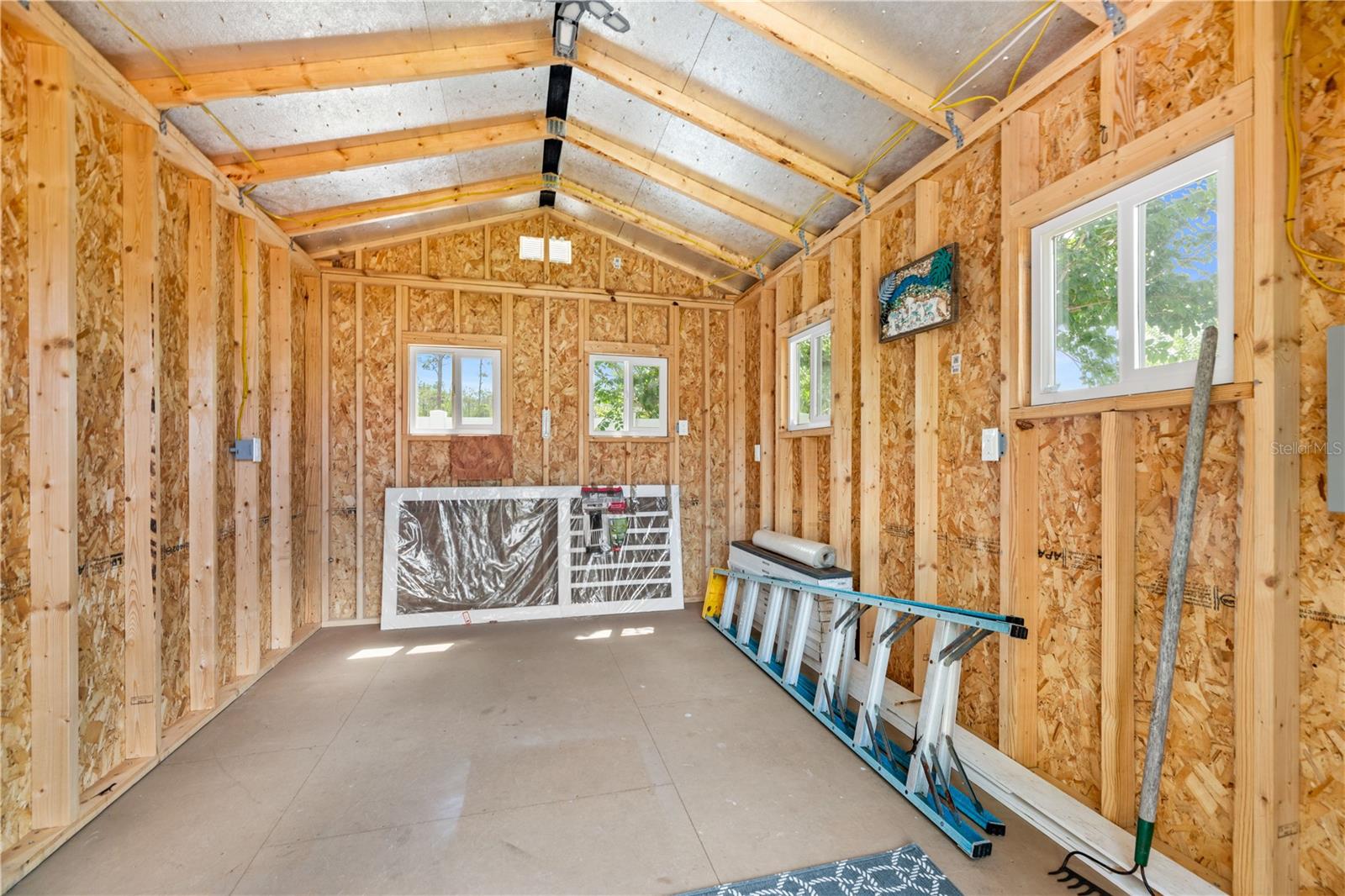 23 FOXHALL LN