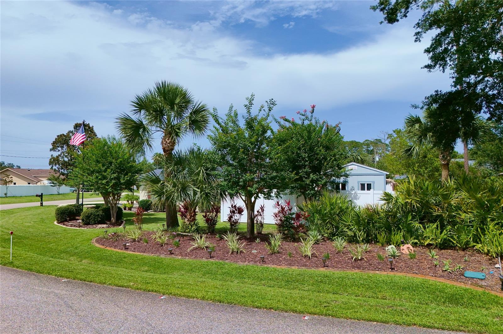 23 FOXHALL LN