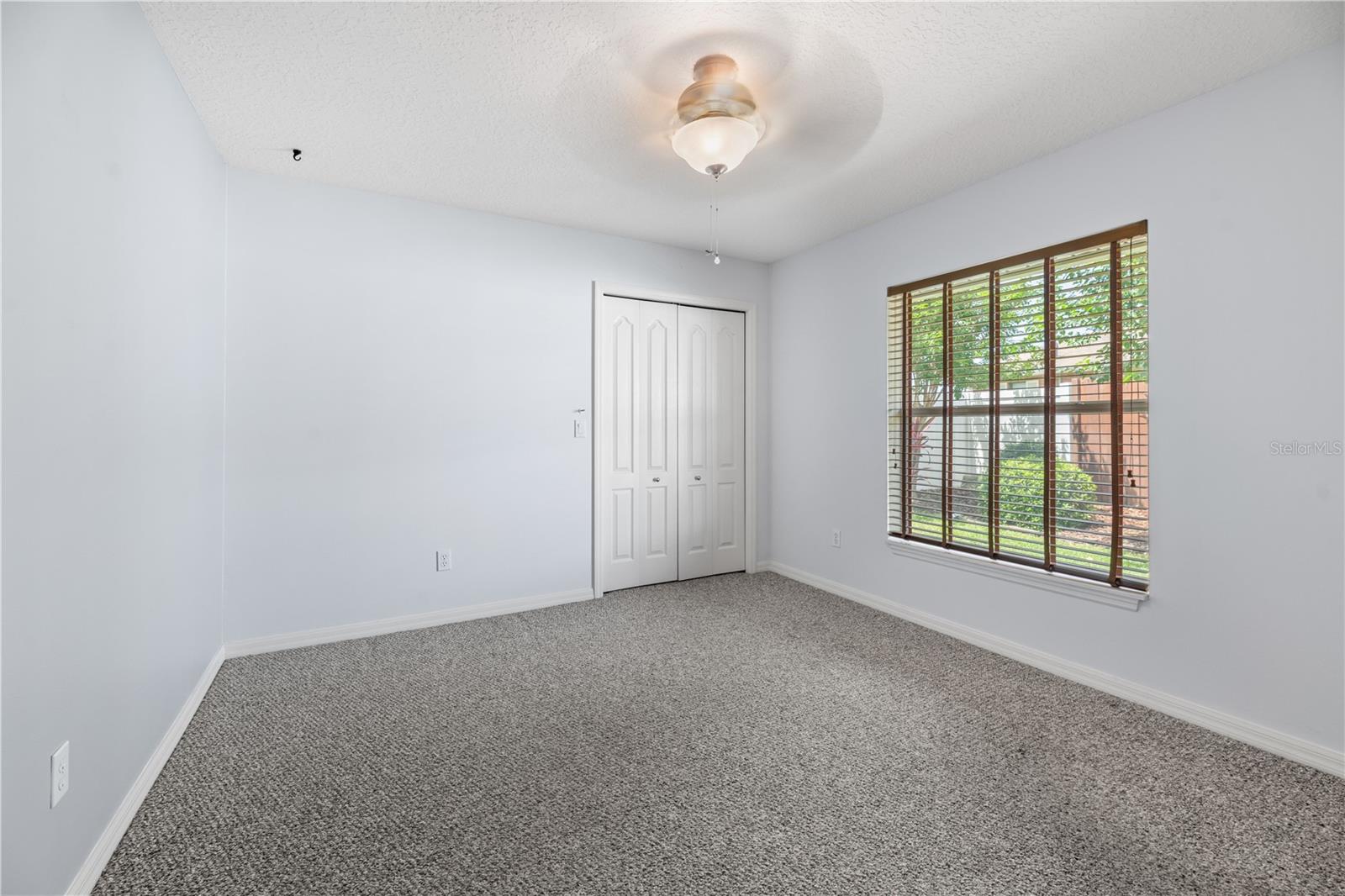 23 FOXHALL LN