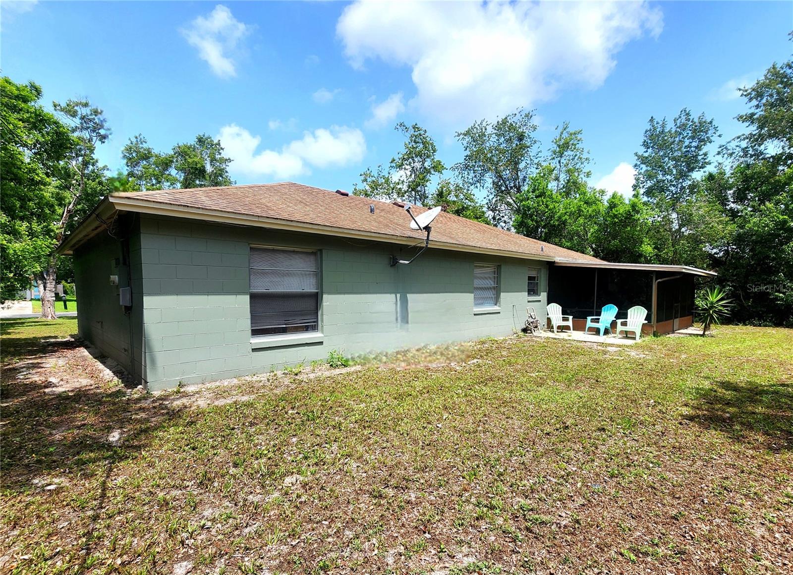 1561 COPPERFIELD AVE