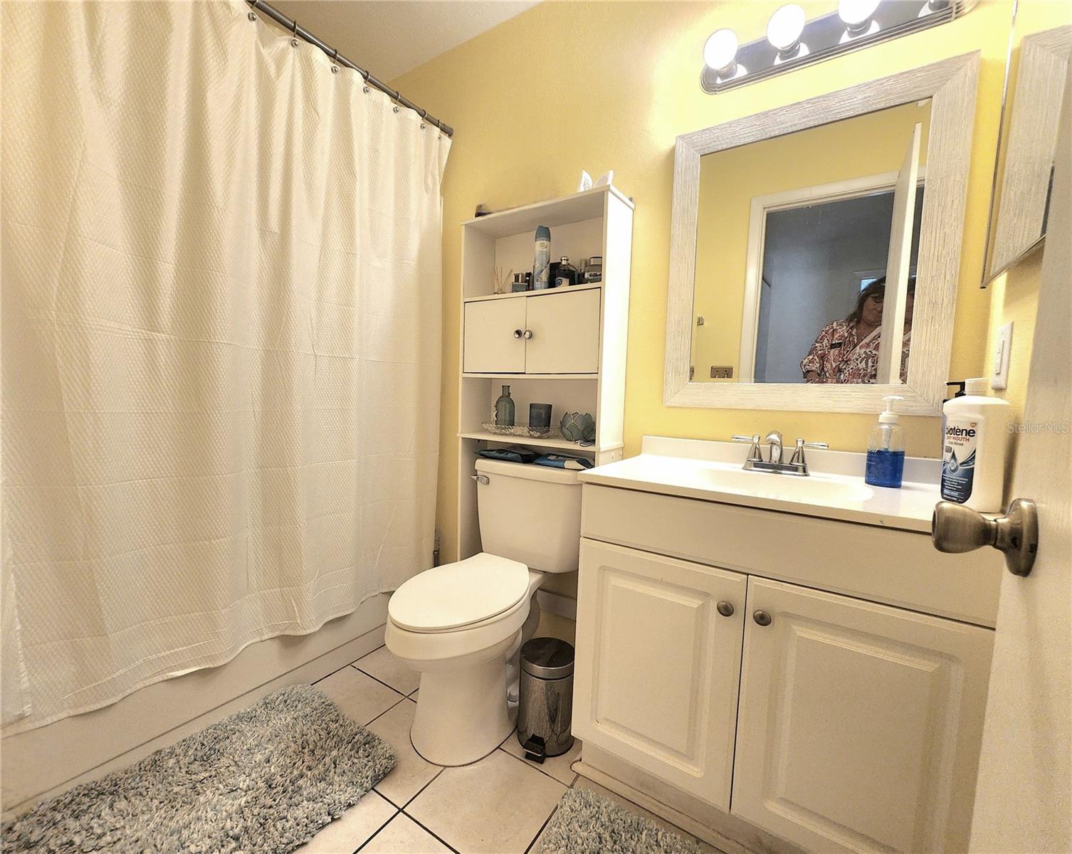 1561 COPPERFIELD AVE