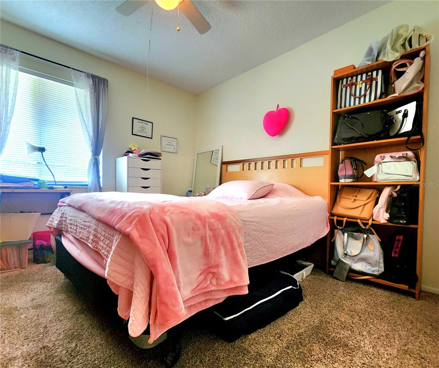 1561 COPPERFIELD AVE