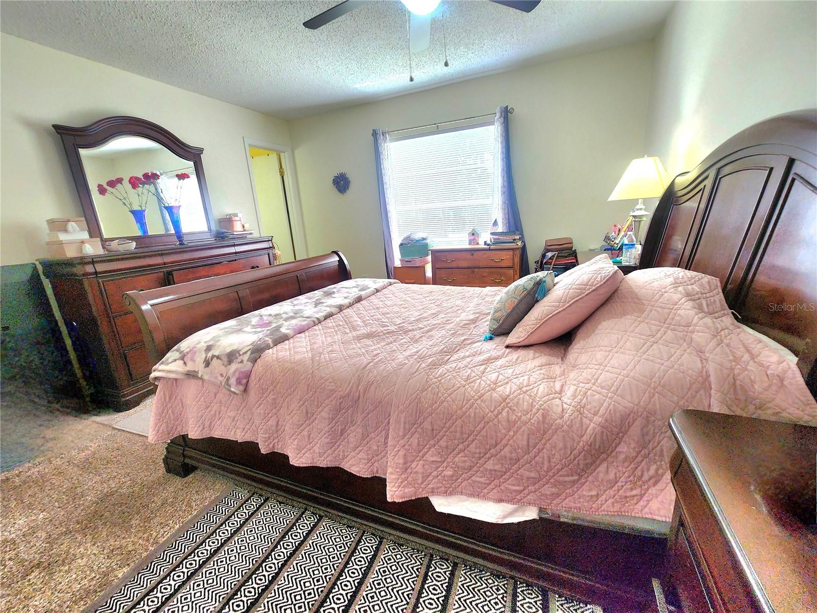 1561 COPPERFIELD AVE