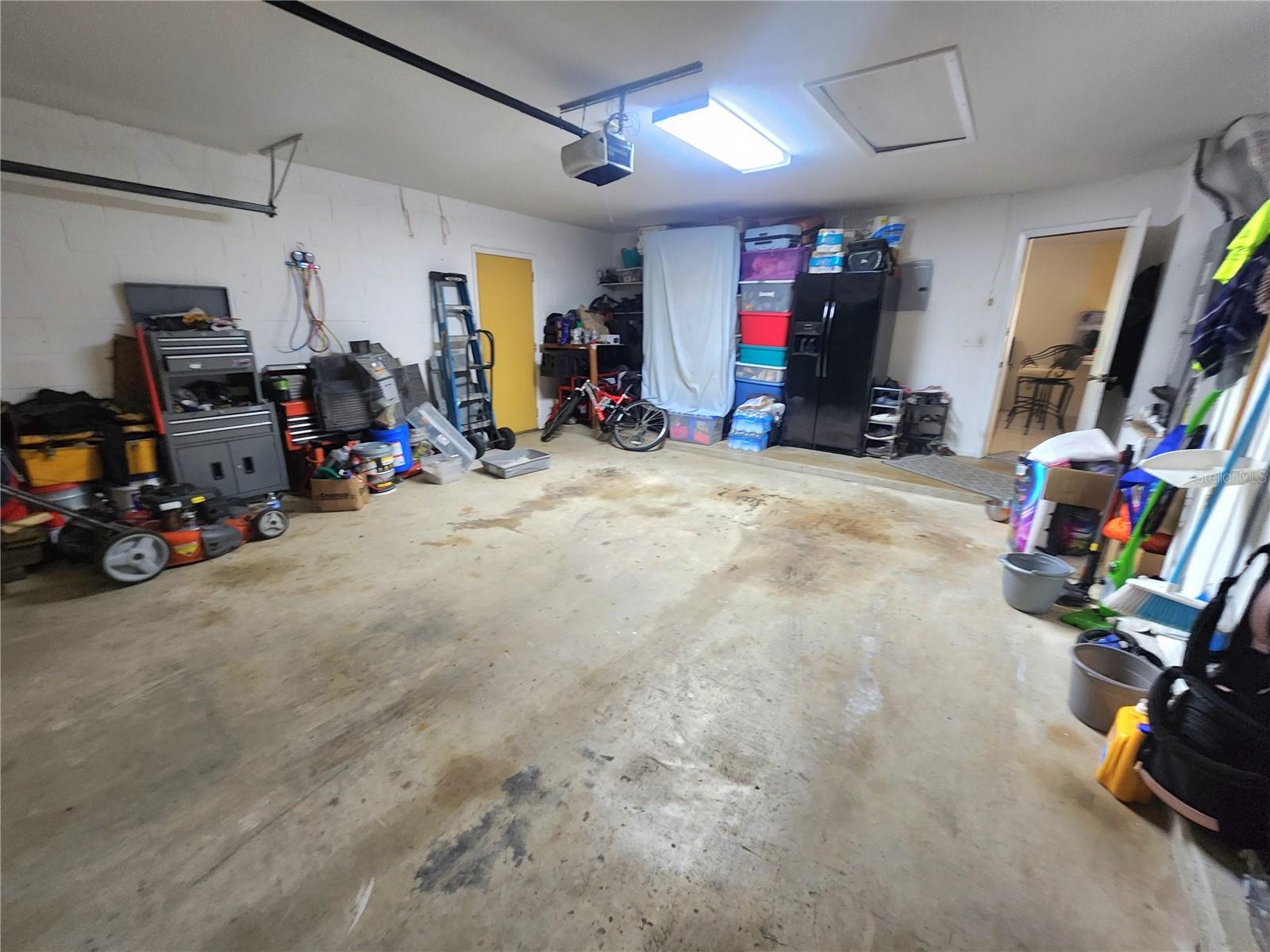 1561 COPPERFIELD AVE