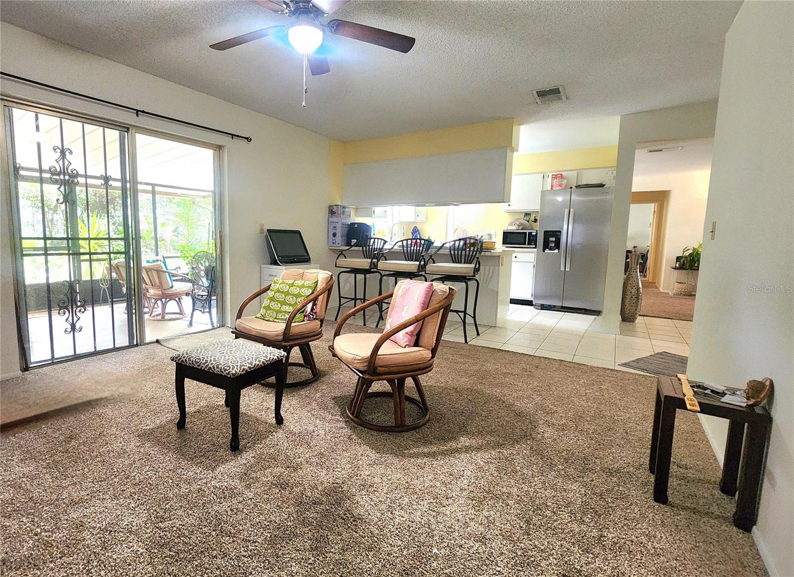 1561 COPPERFIELD AVE