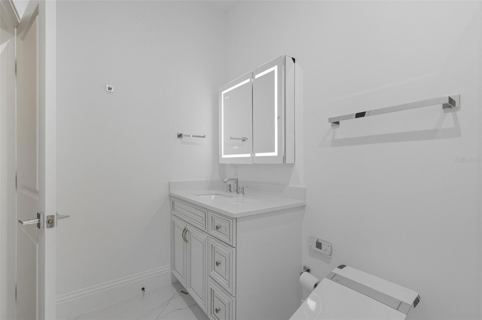 200 OCEAN CREST DR #1111