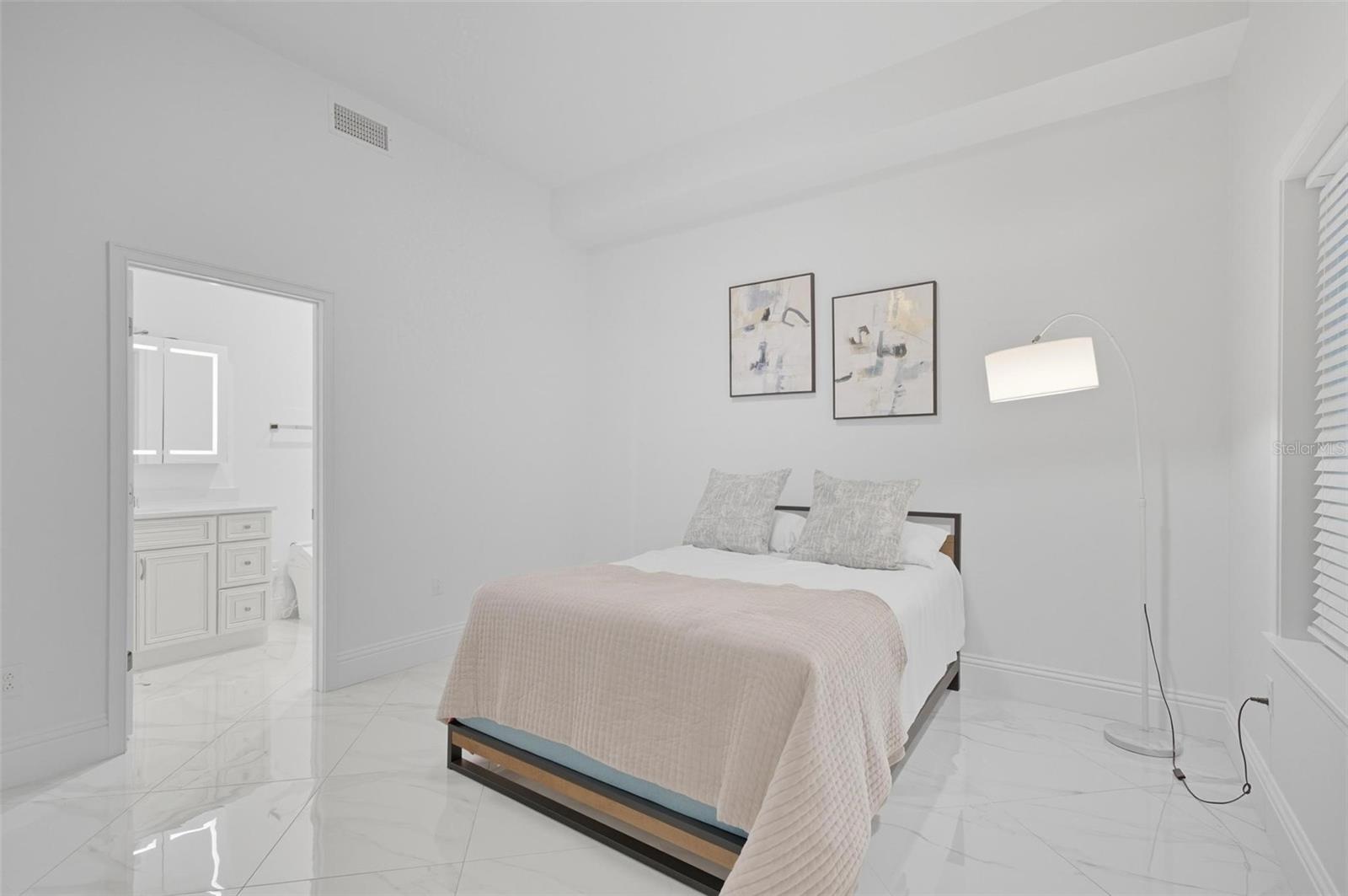 200 OCEAN CREST DR #1111