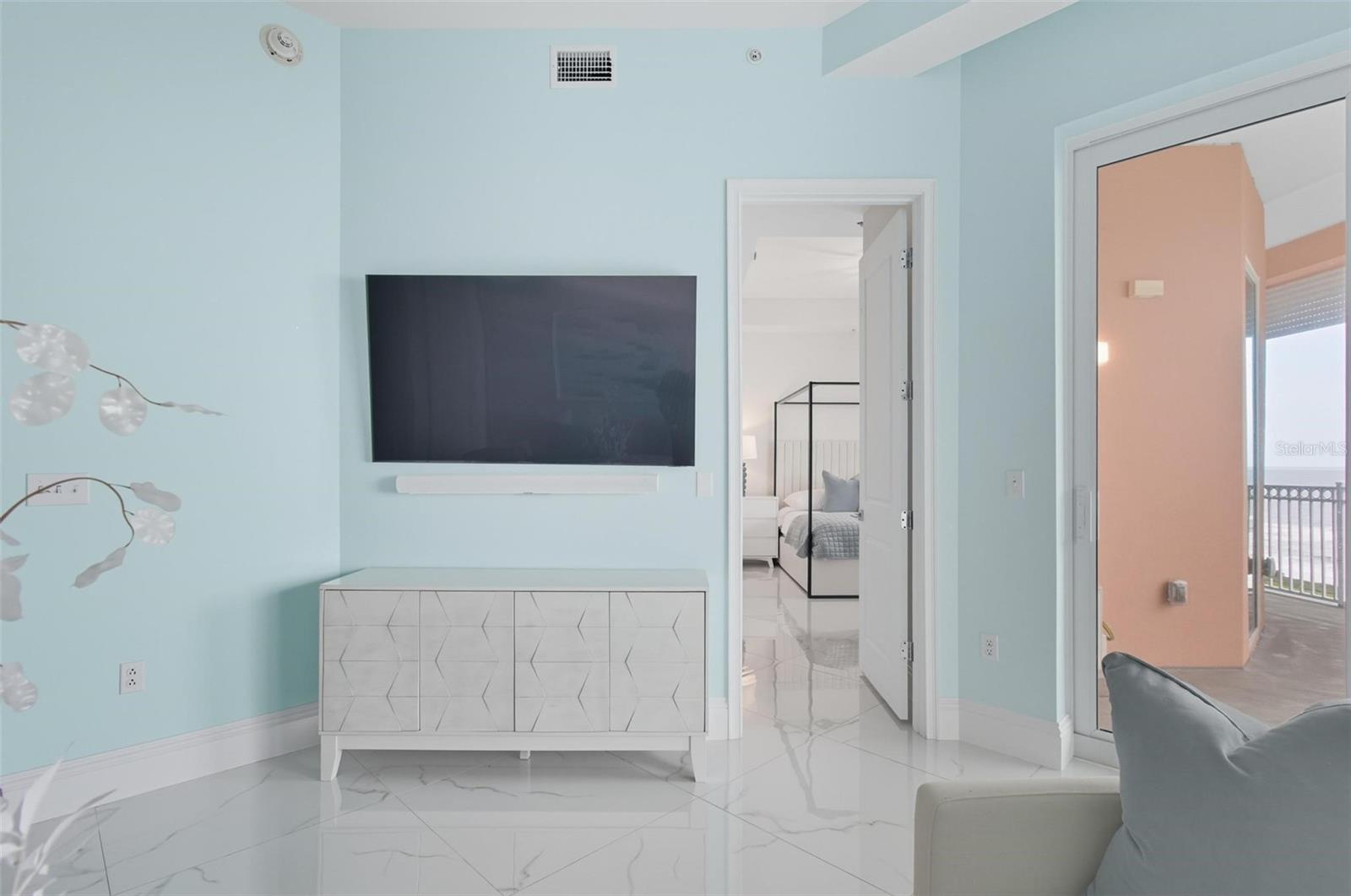 200 OCEAN CREST DR #1111