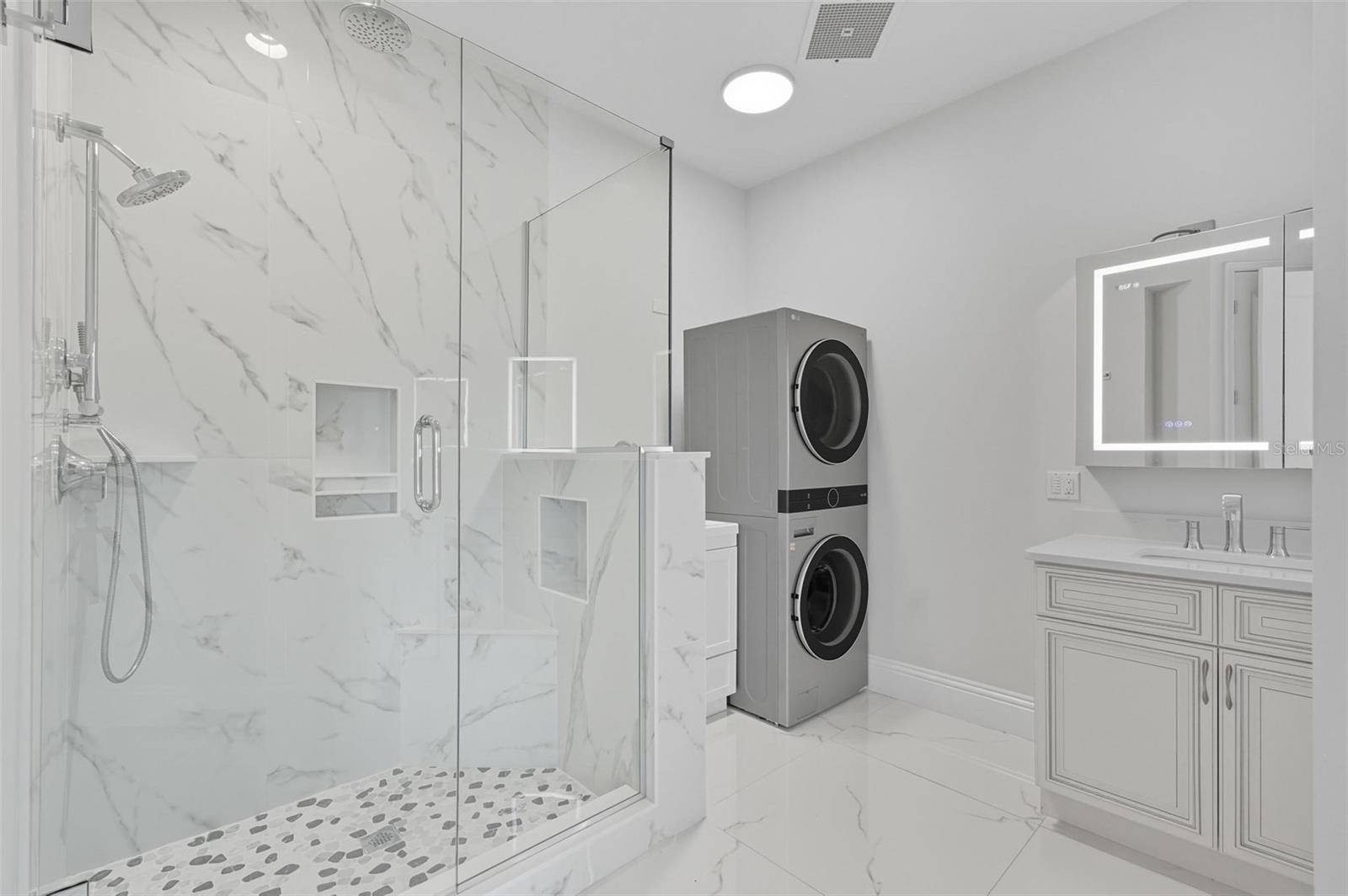 200 OCEAN CREST DR #1111