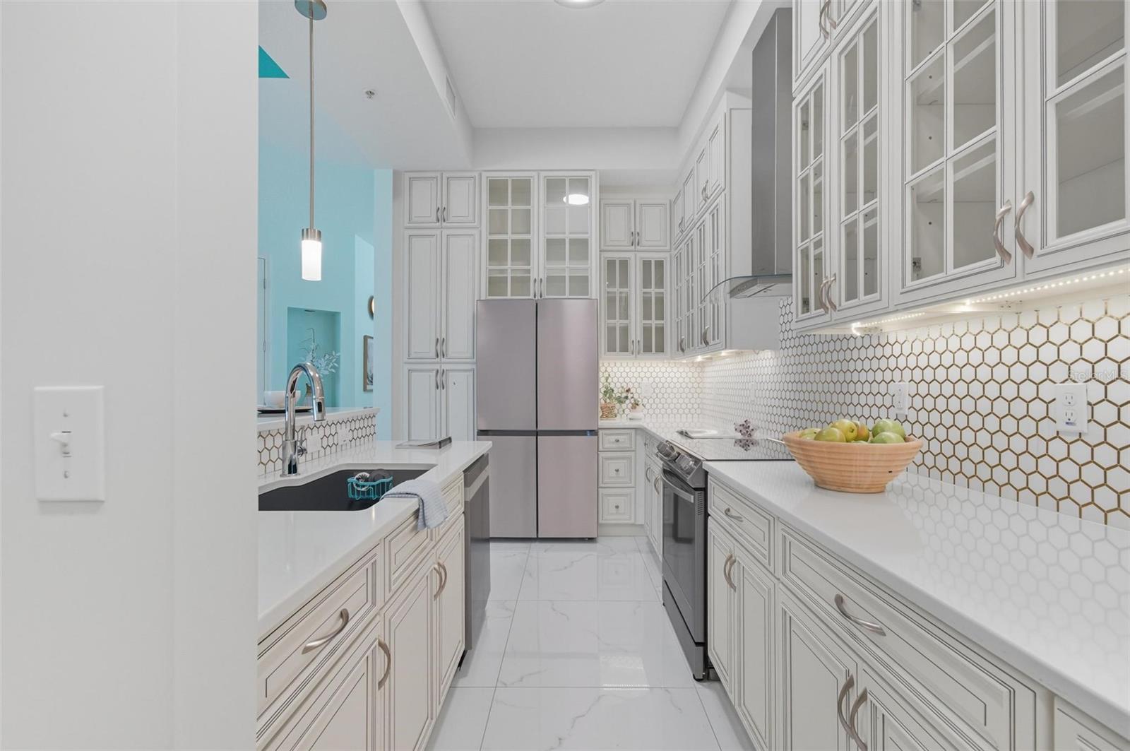 200 OCEAN CREST DR #1111