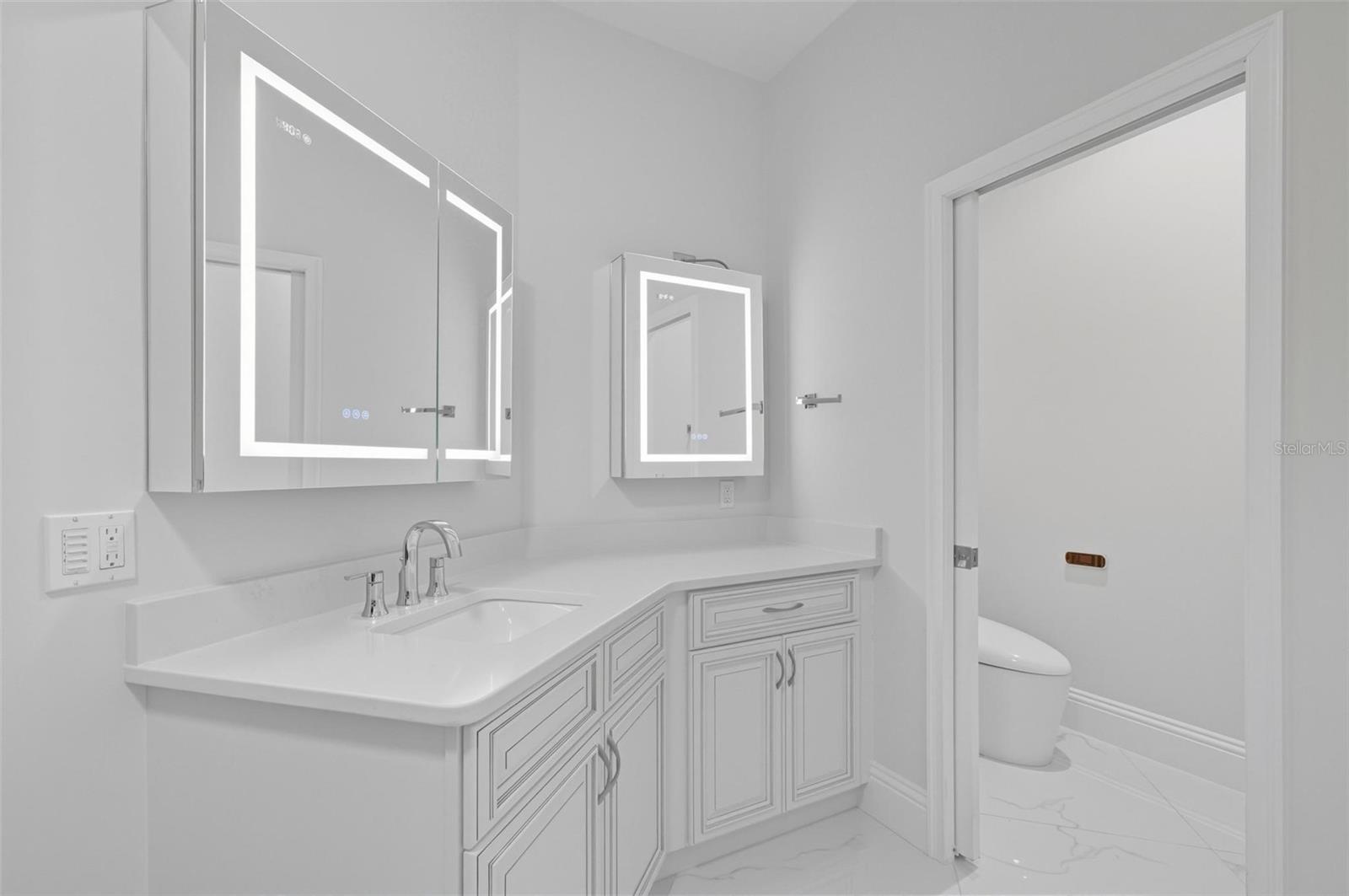 200 OCEAN CREST DR #1111