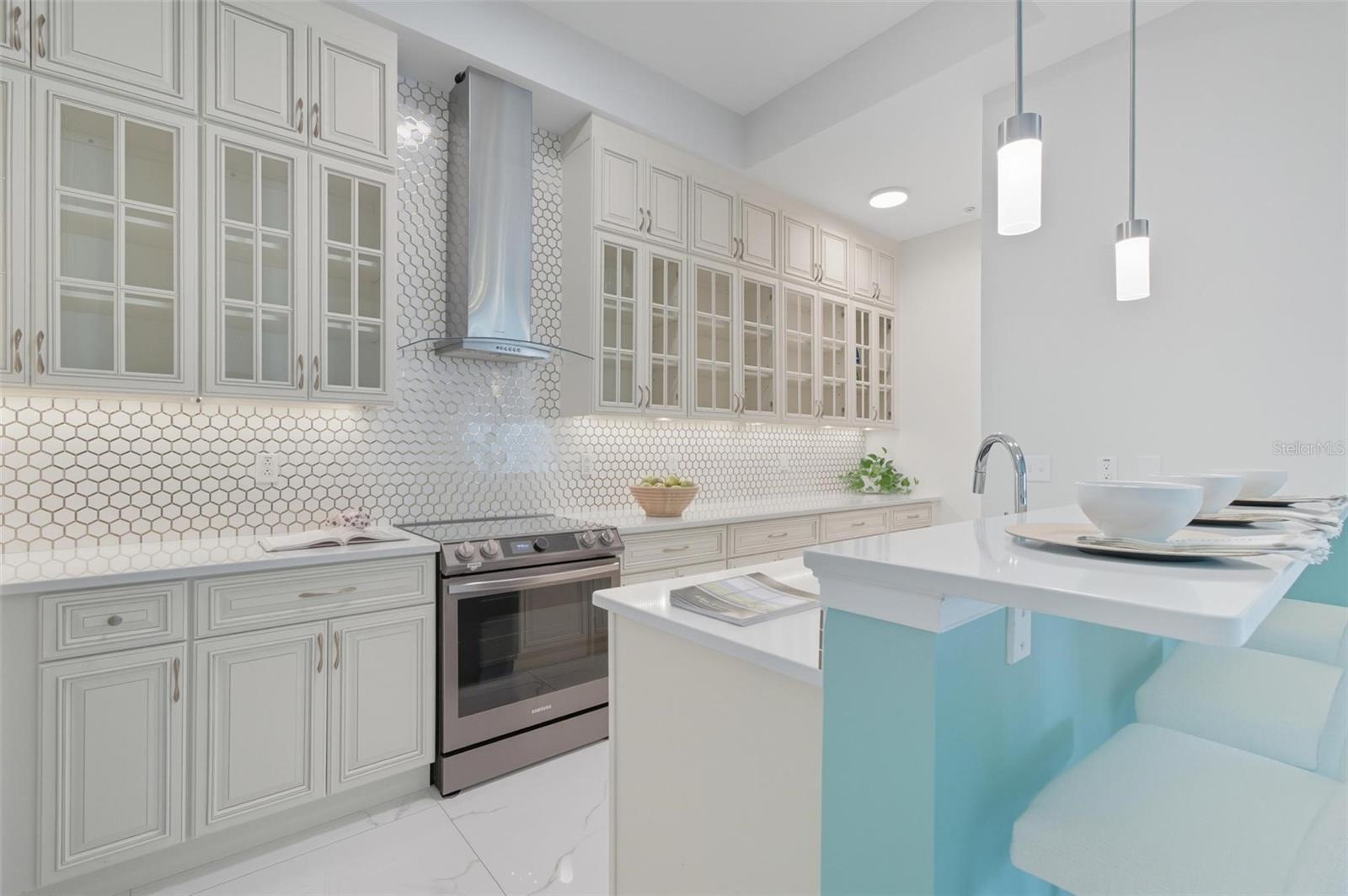 200 OCEAN CREST DR #1111