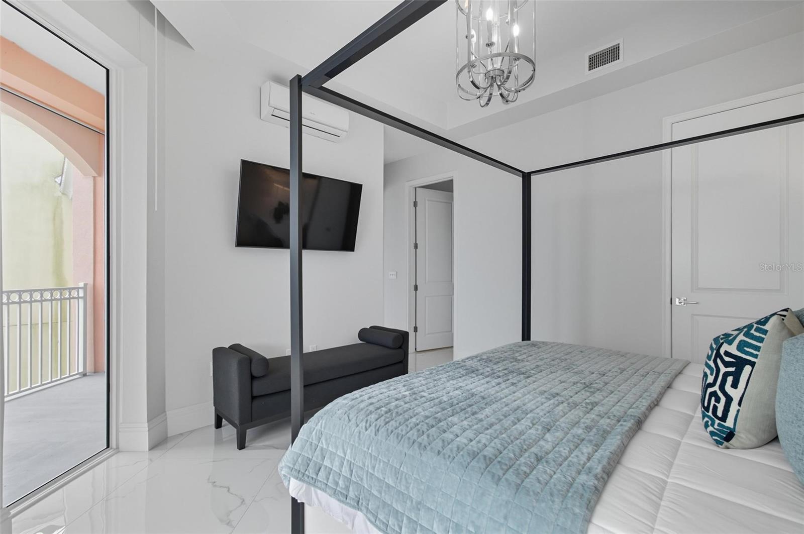 200 OCEAN CREST DR #1111