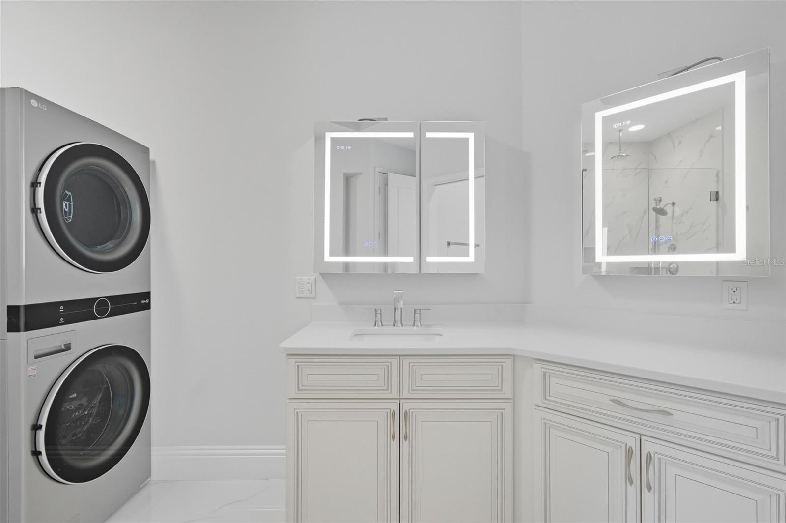 200 OCEAN CREST DR #1111