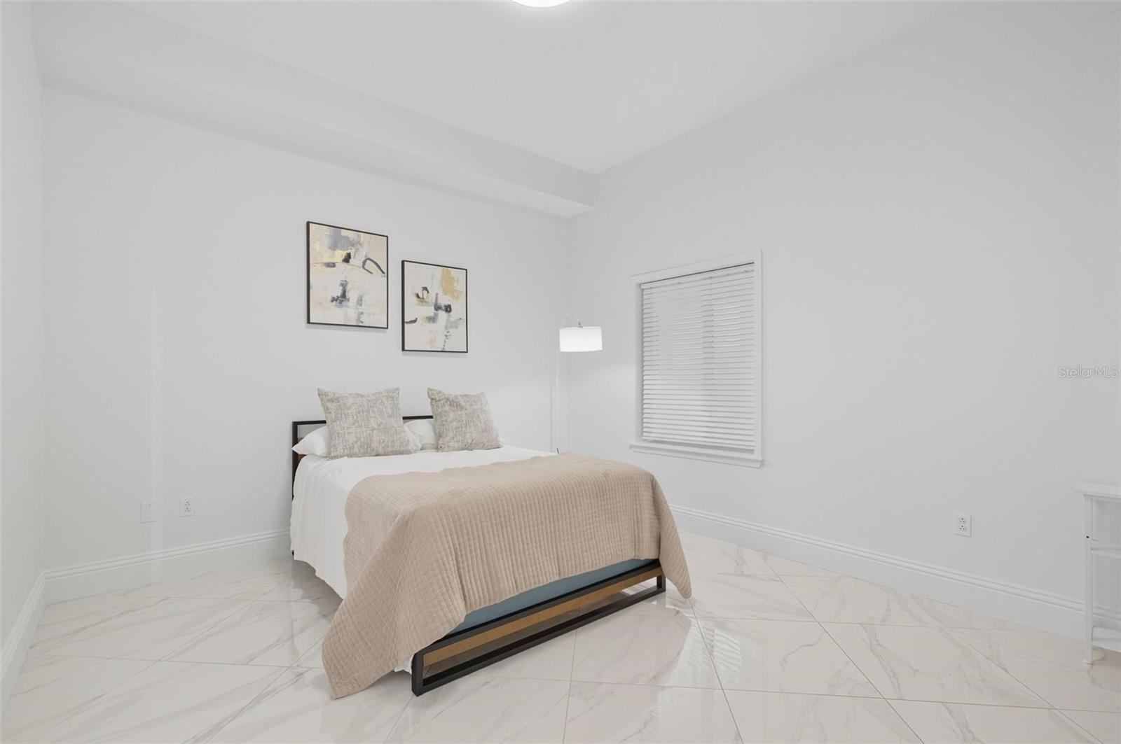 200 OCEAN CREST DR #1111