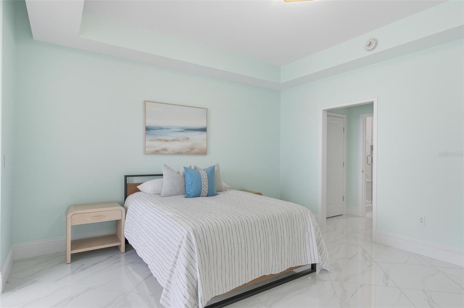 200 OCEAN CREST DR #1111