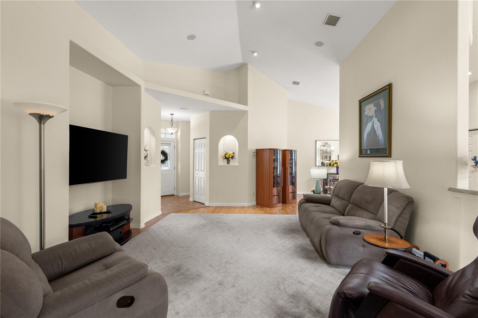 143 W WATERSIDE PKWY