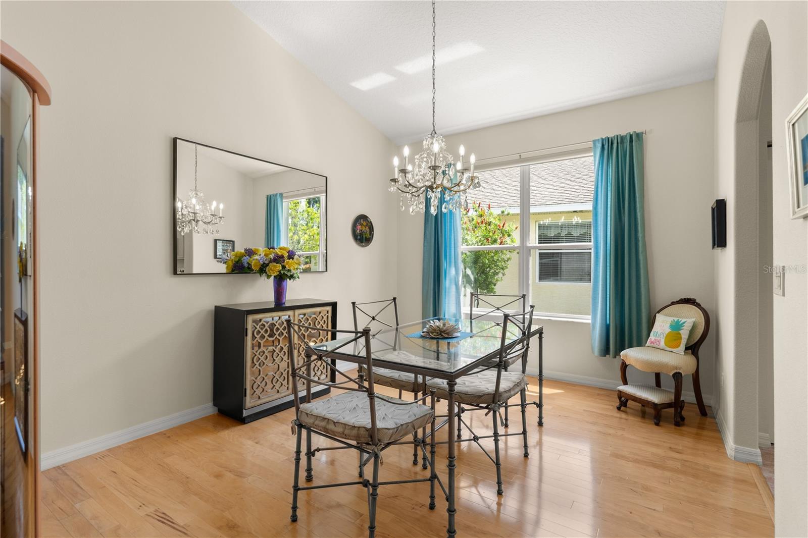 143 W WATERSIDE PKWY