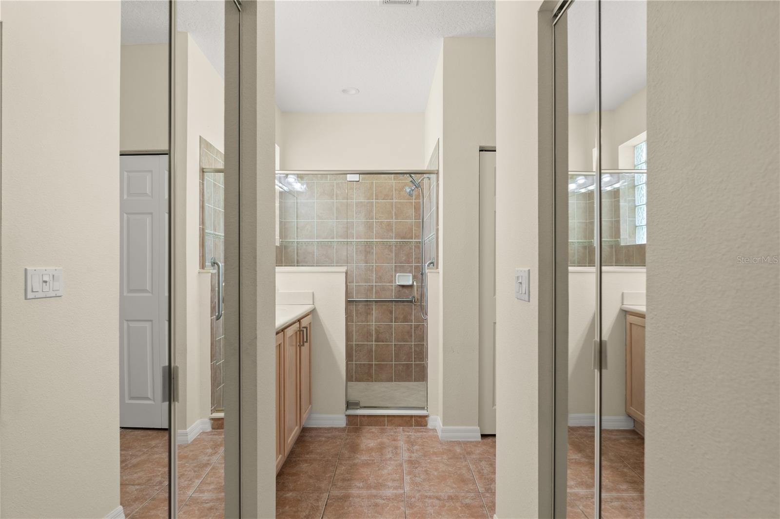 143 W WATERSIDE PKWY